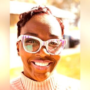 Meet your Posher, Pamela